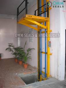 SINGLE MAST HYDRAULIC GOODS LIFT