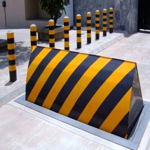 hydraulic bollard