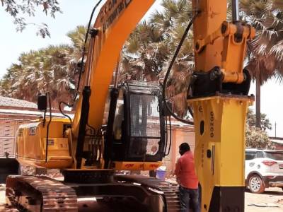 Excavator -  Breaker