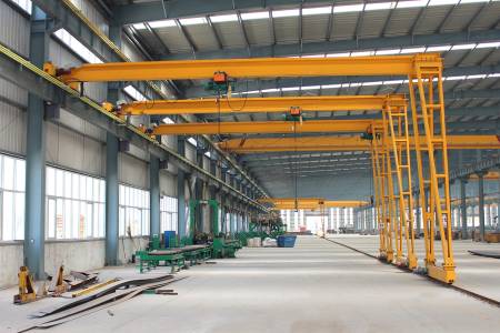Semi gantry crane