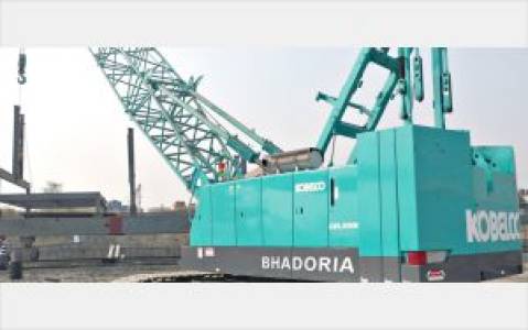 TELESCOPIC BOOM CRANE